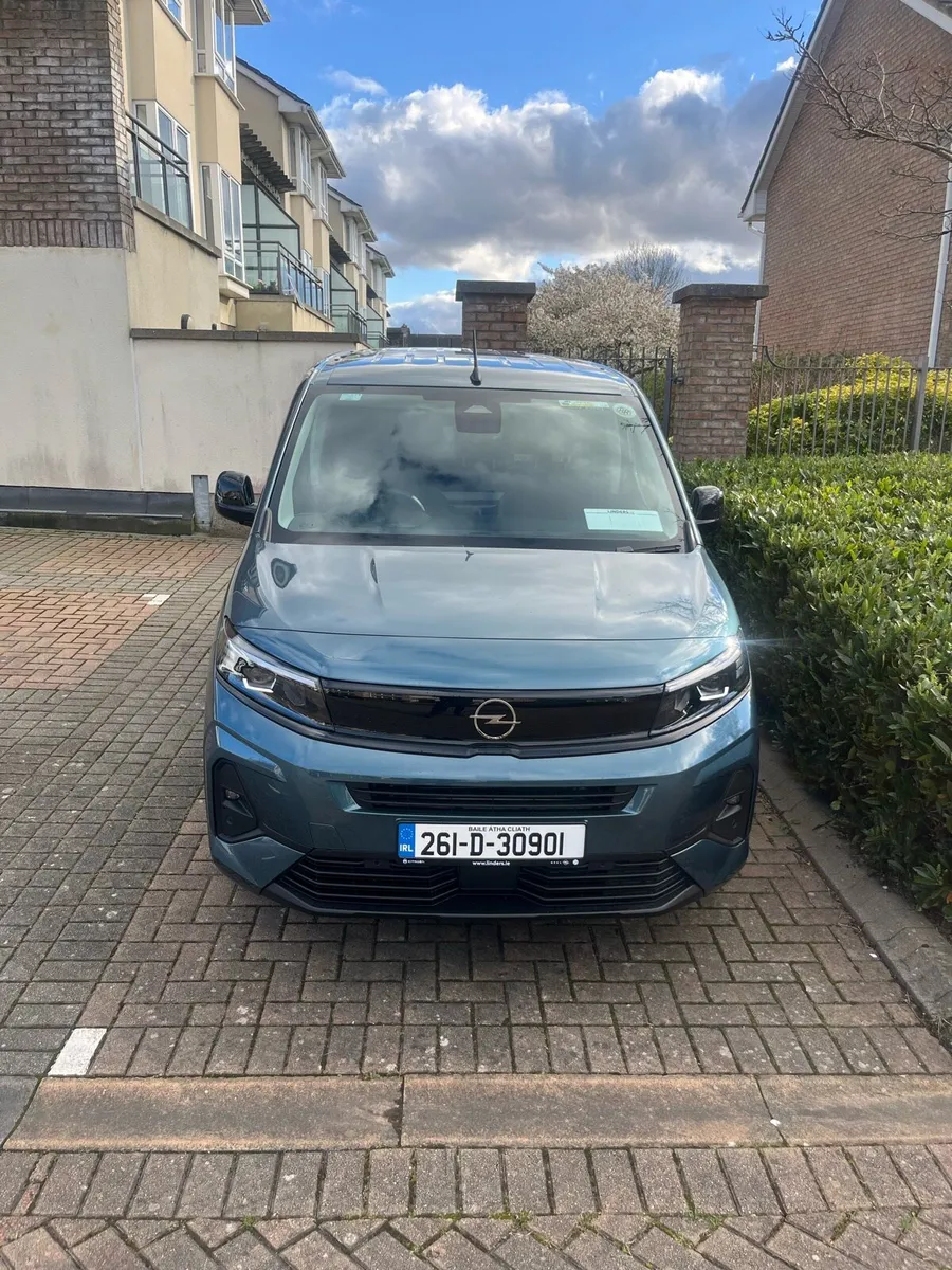 Van - Image 2