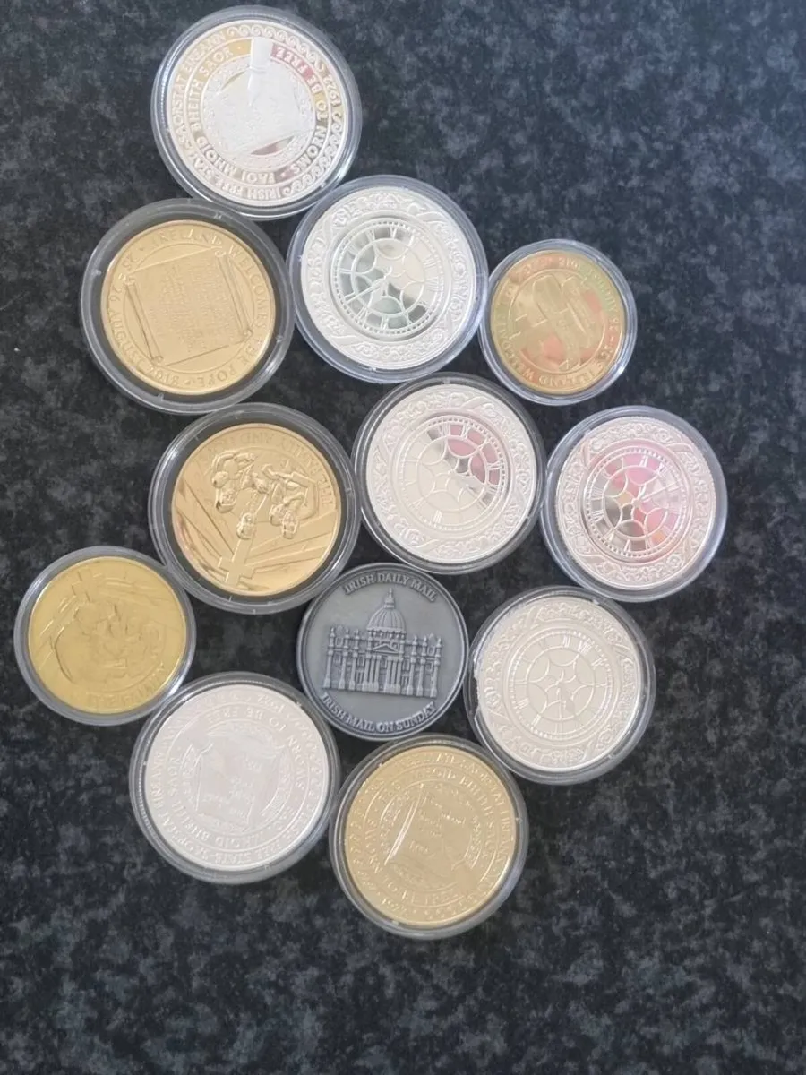 Irish memorabilia coins - Image 1