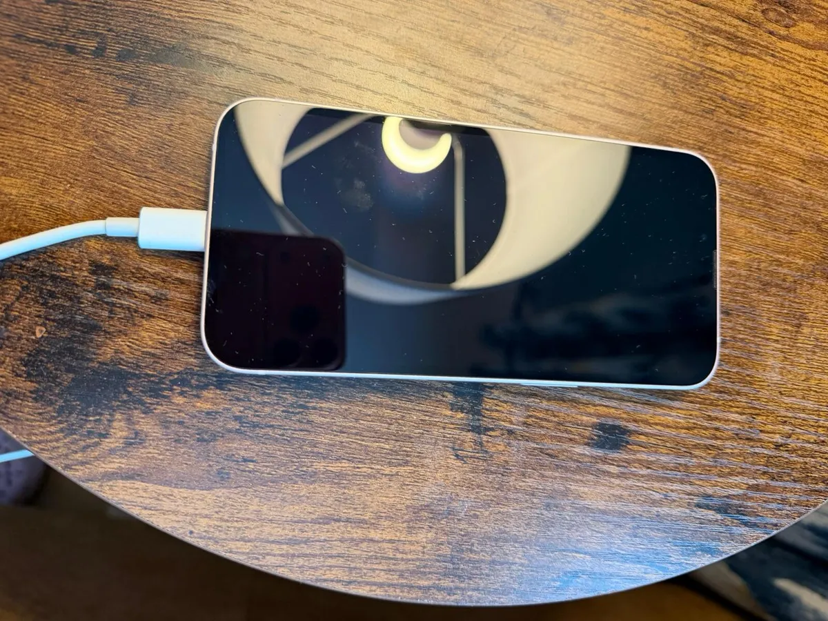I phone 13 - Image 3
