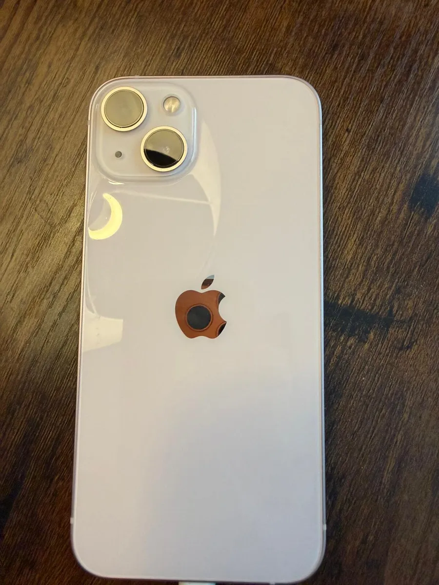 I phone 13 - Image 1