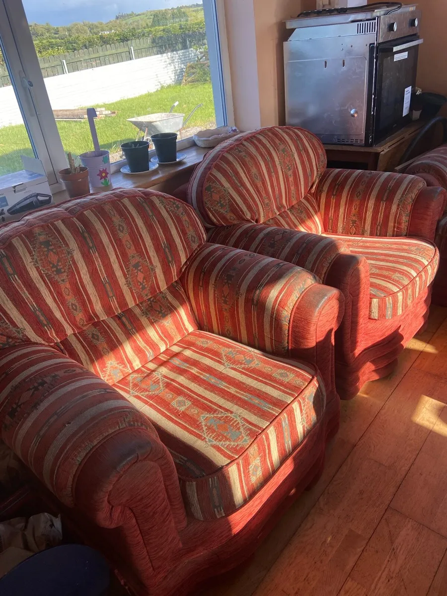 3 sofas free - Image 3