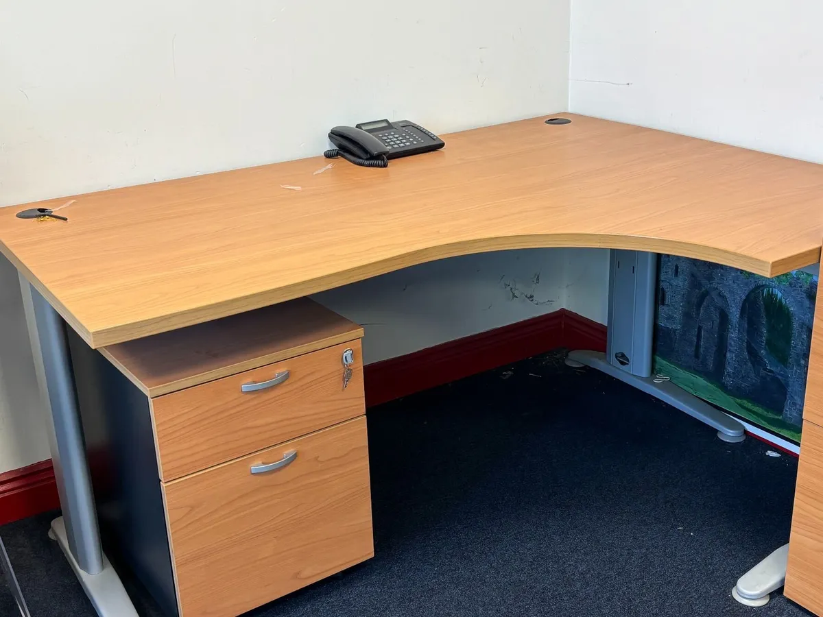 office furniture - Image 1