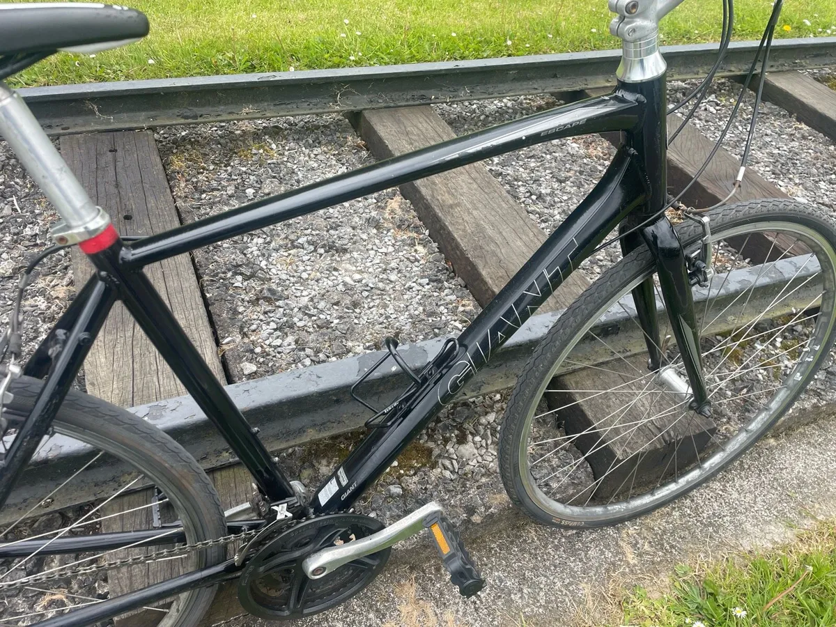 Giant Escape - Large hybrid 700x35c - Image 2