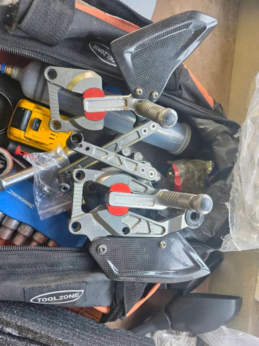 Hp4 rear sets - Image 1