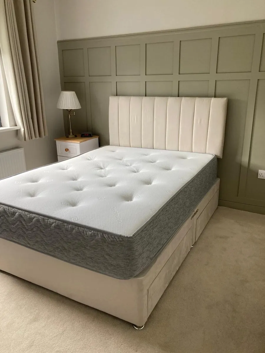 Bed and mattress - Image 1