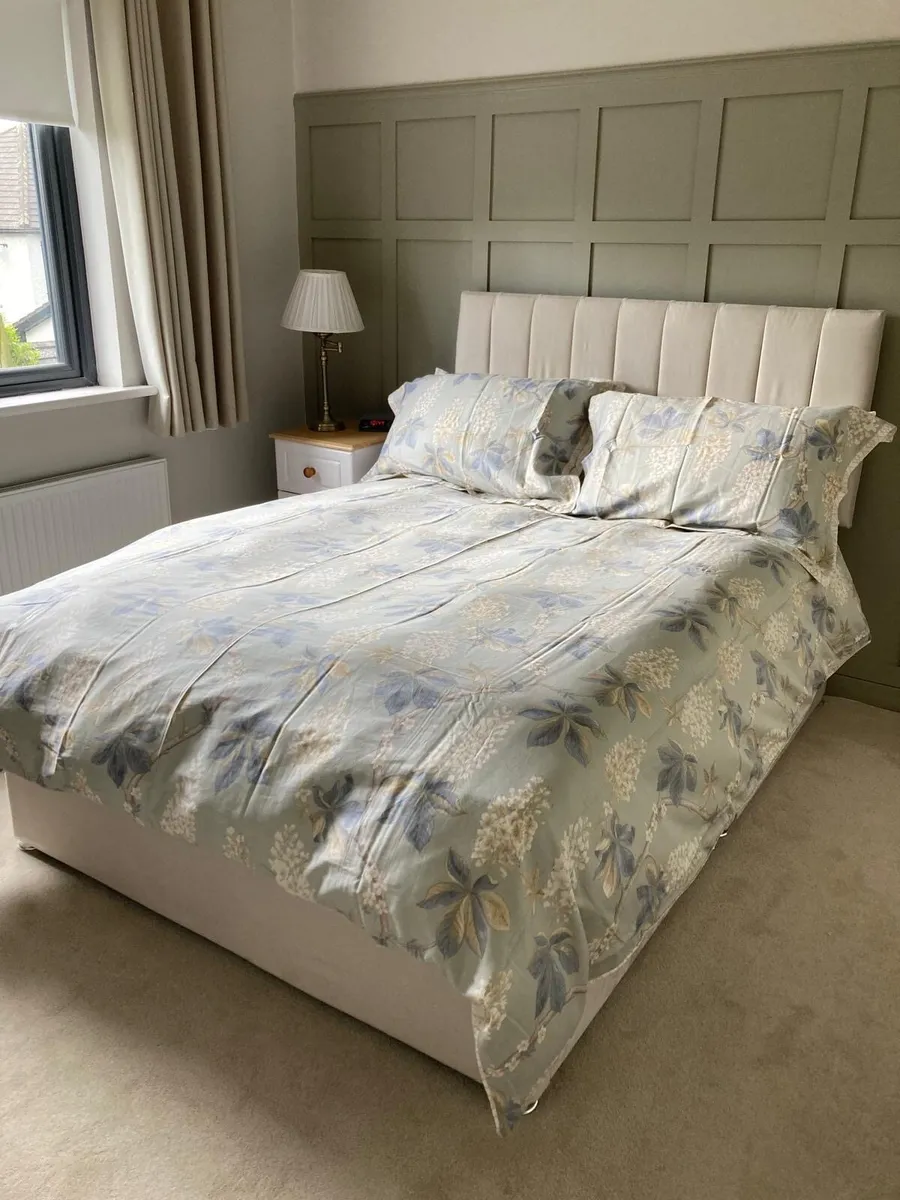 Bed and mattress - Image 4