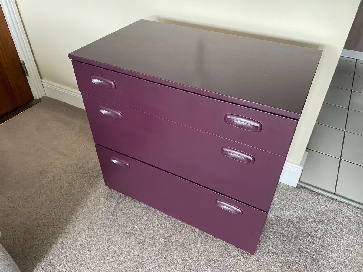 Chest of drawers - Image 1