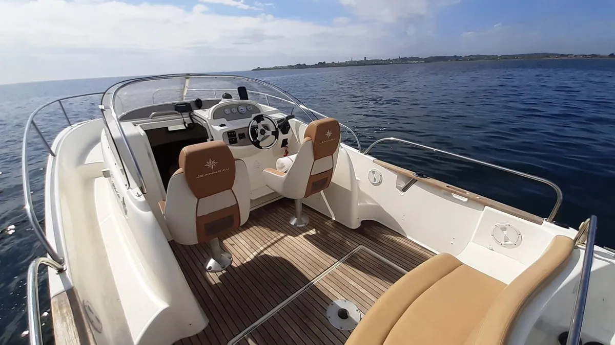 Jeanneau Cap Camarat 755 WA Deluxe – 2007 - Image 3