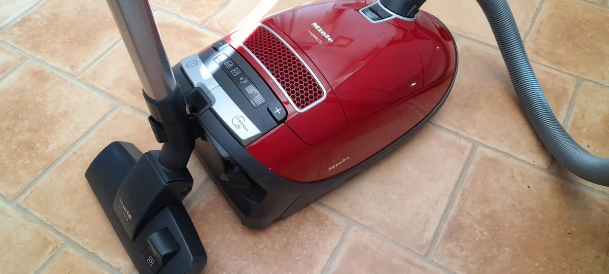Miele vacuum/hoover cleaner - Image 3