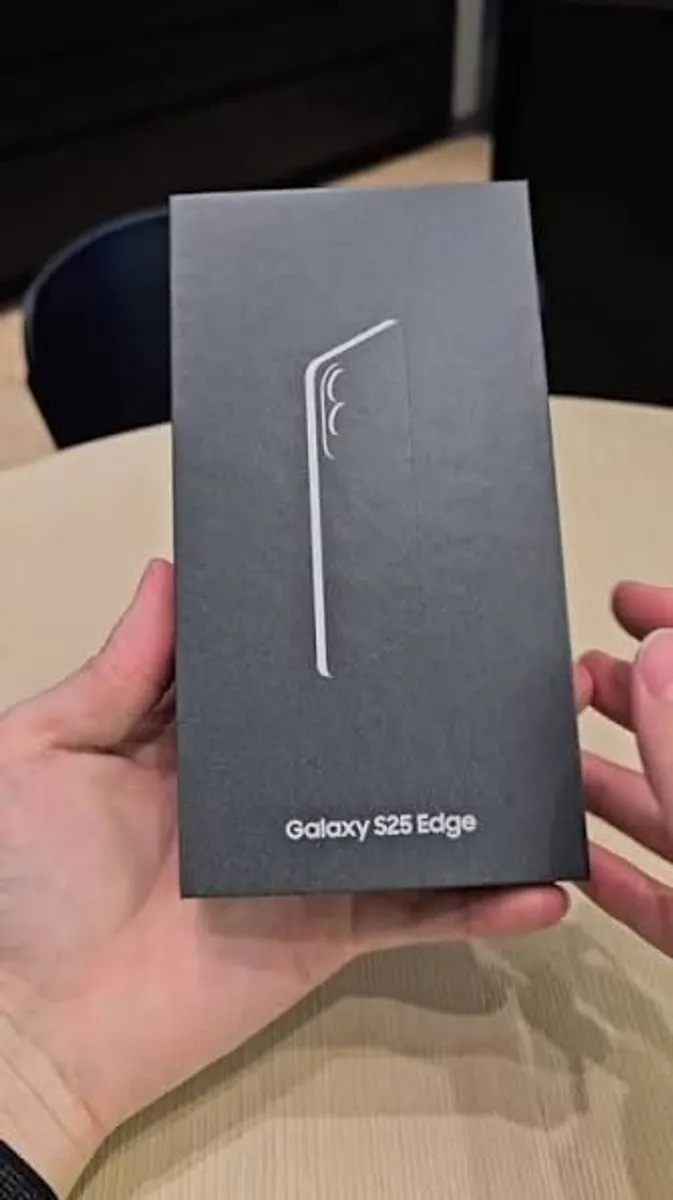 Samsung S25 Edge Black 256GB 12GB Brand Brand New 2 Year Sansung Warranty Open to Trade or Swap - Image 1