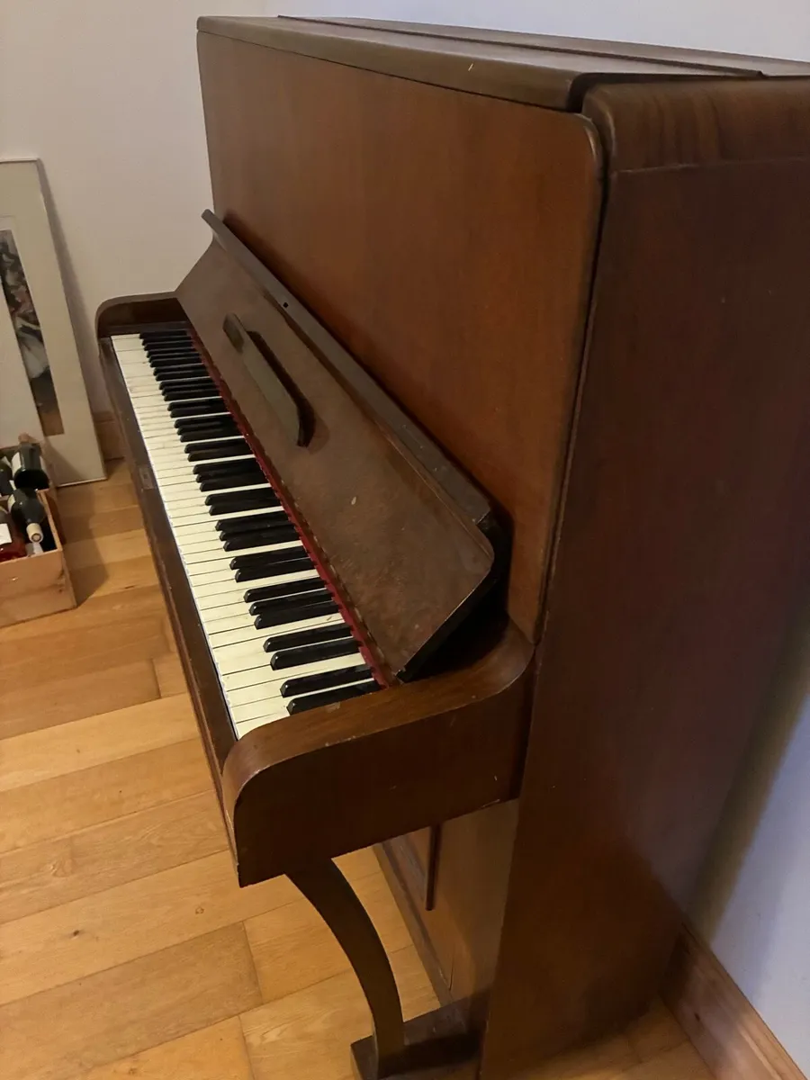 Piano - Image 1