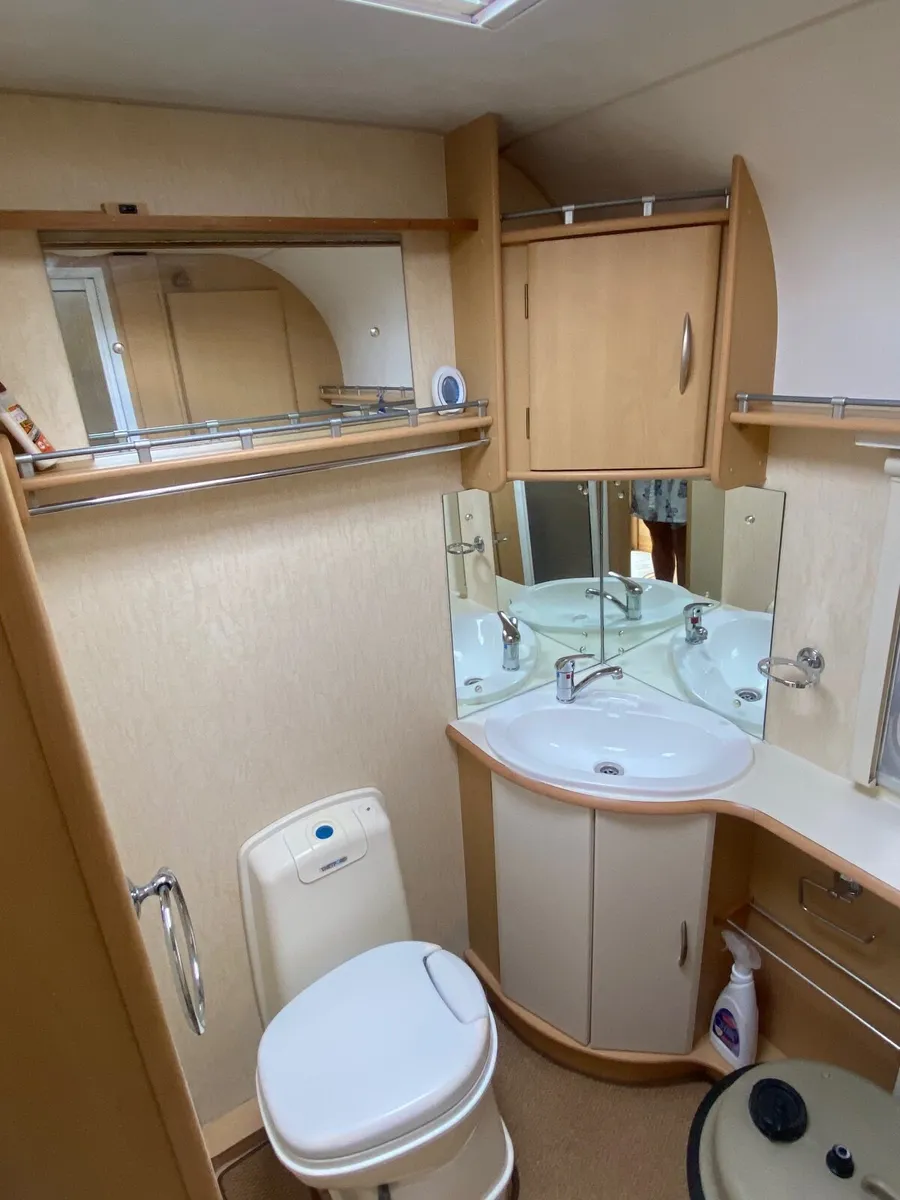 Caravan - Image 3