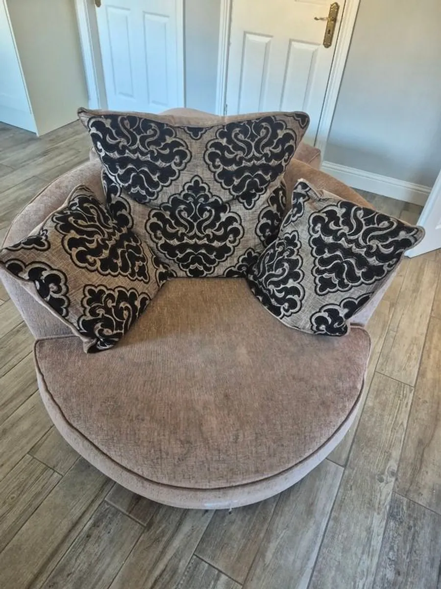 Large swivel armchair - Image 1