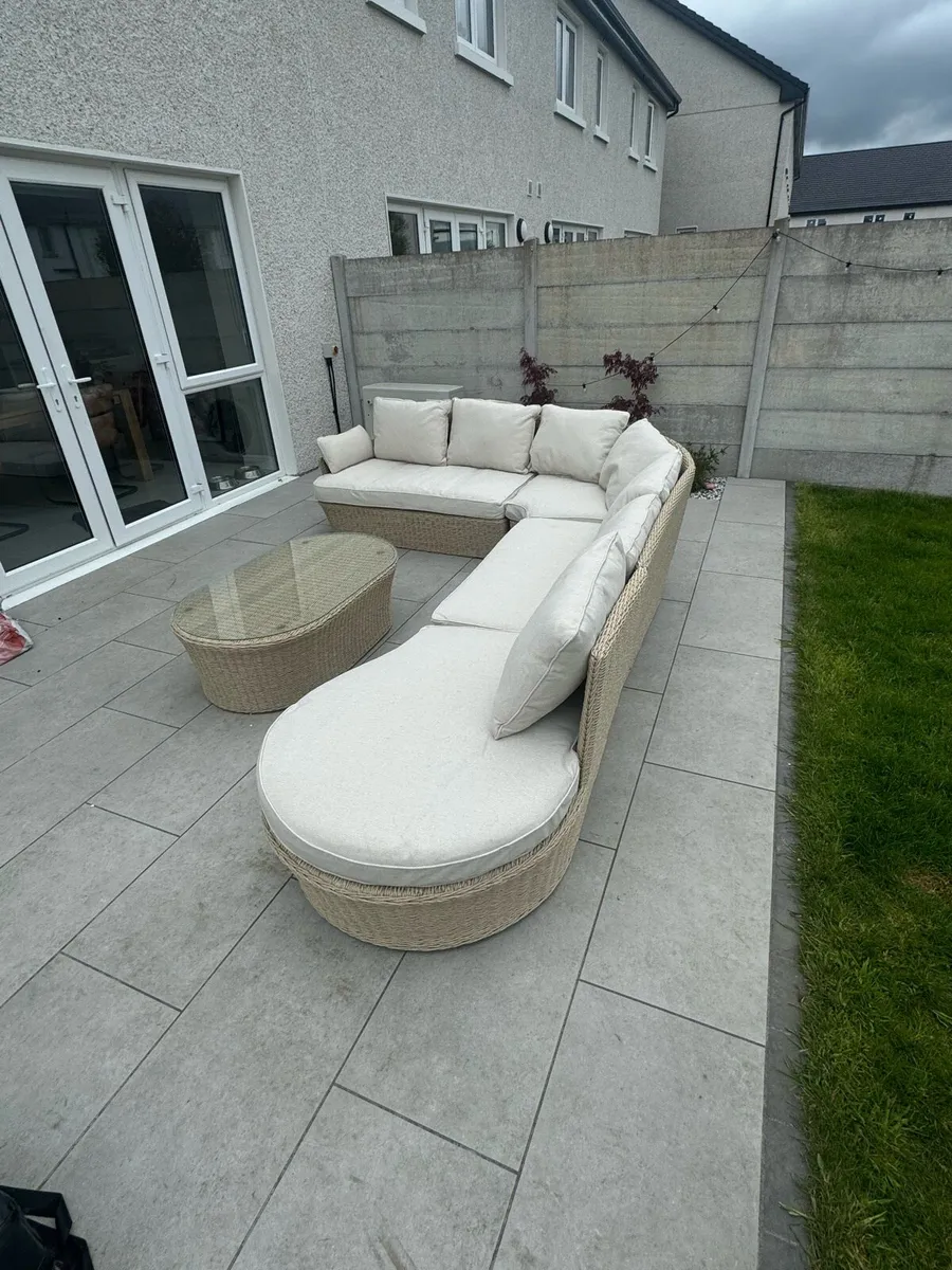Outdoor furniture set - Image 4