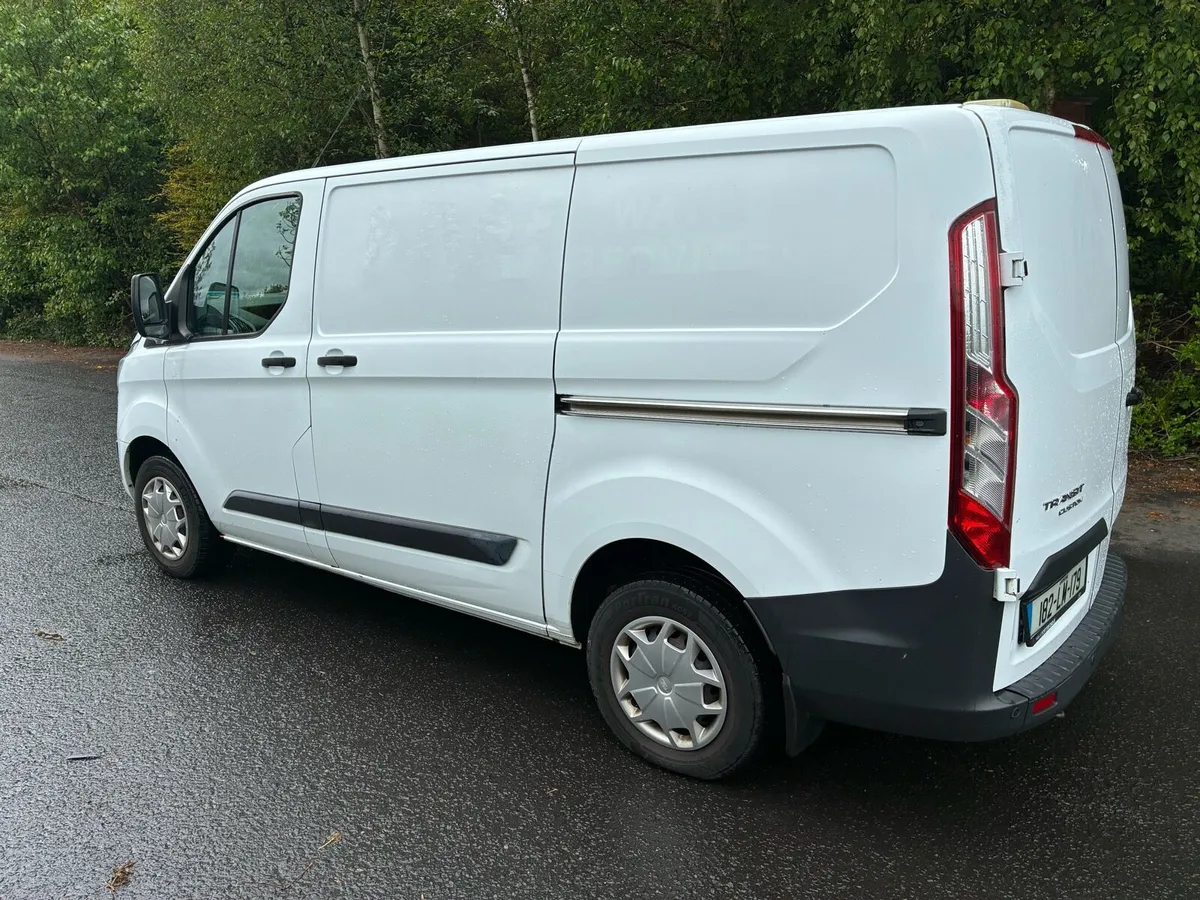 2018(182) FORD TRANSIT CUSTOM 270 SWB TREND - Image 4
