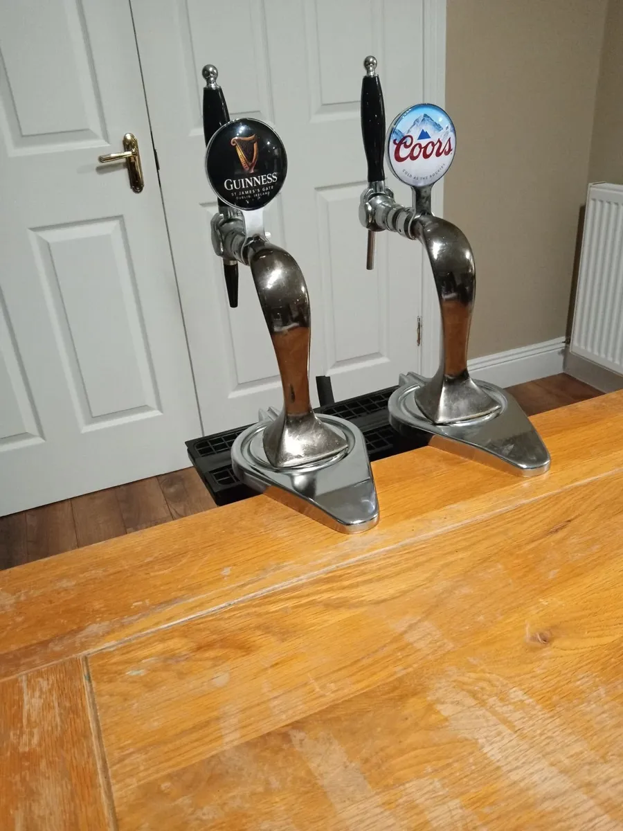 Beer cooler and taps etc - Image 1
