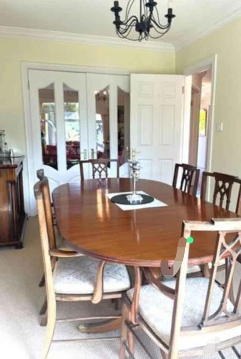8 dining chairs - Image 4