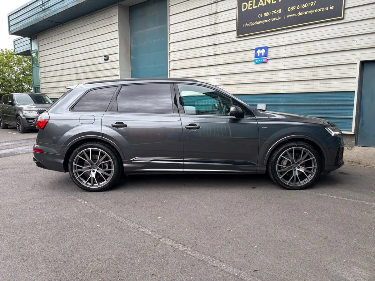 241 Audi Q7 N1 2 Seat Commercial Van - Image 4