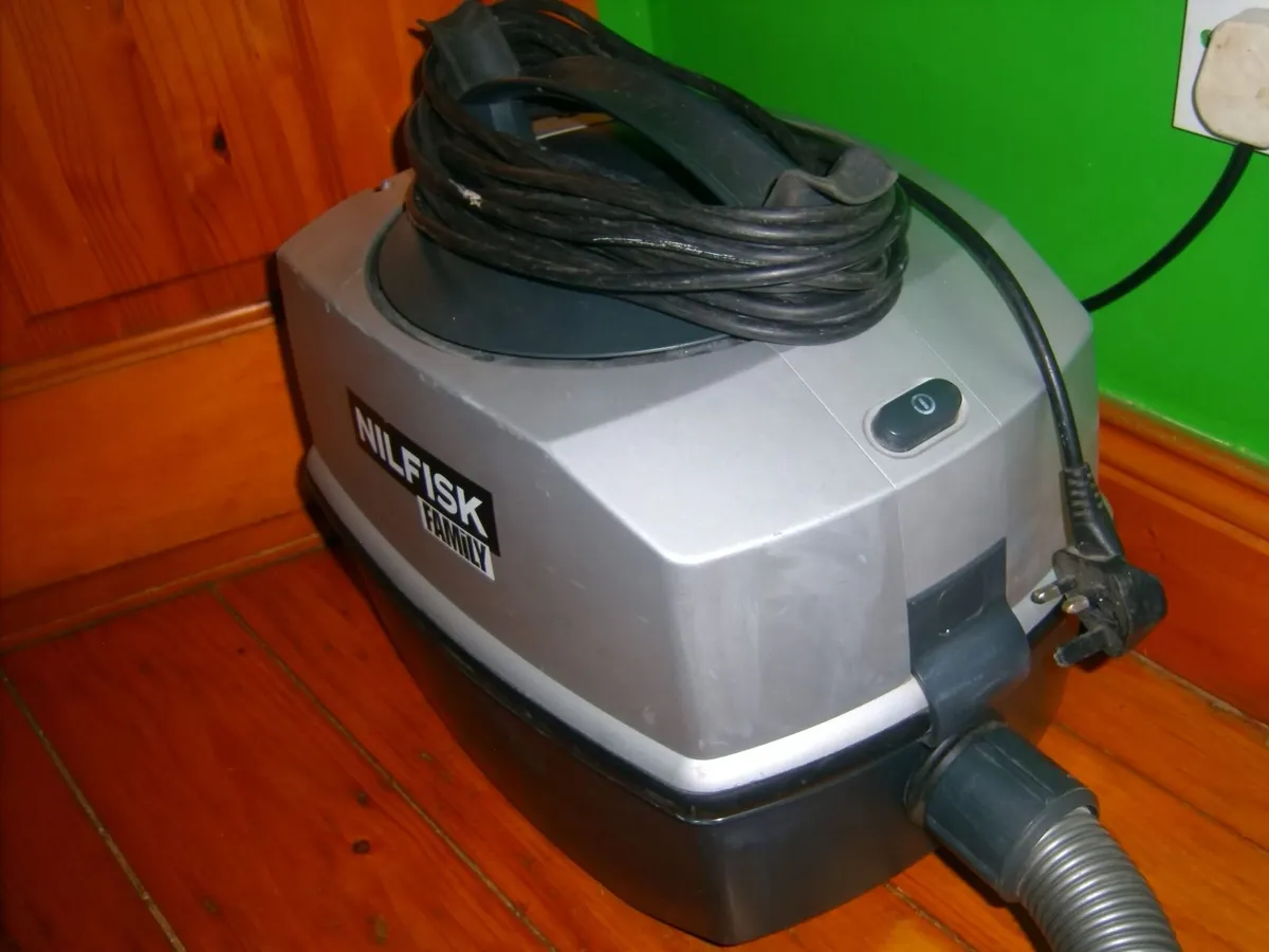 Nilfisk hoover - Image 2