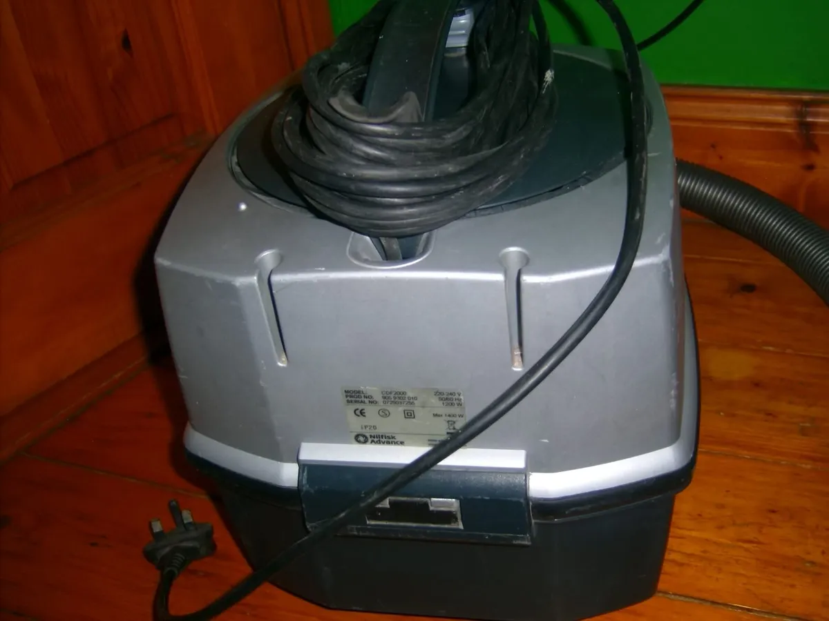 Nilfisk hoover - Image 4