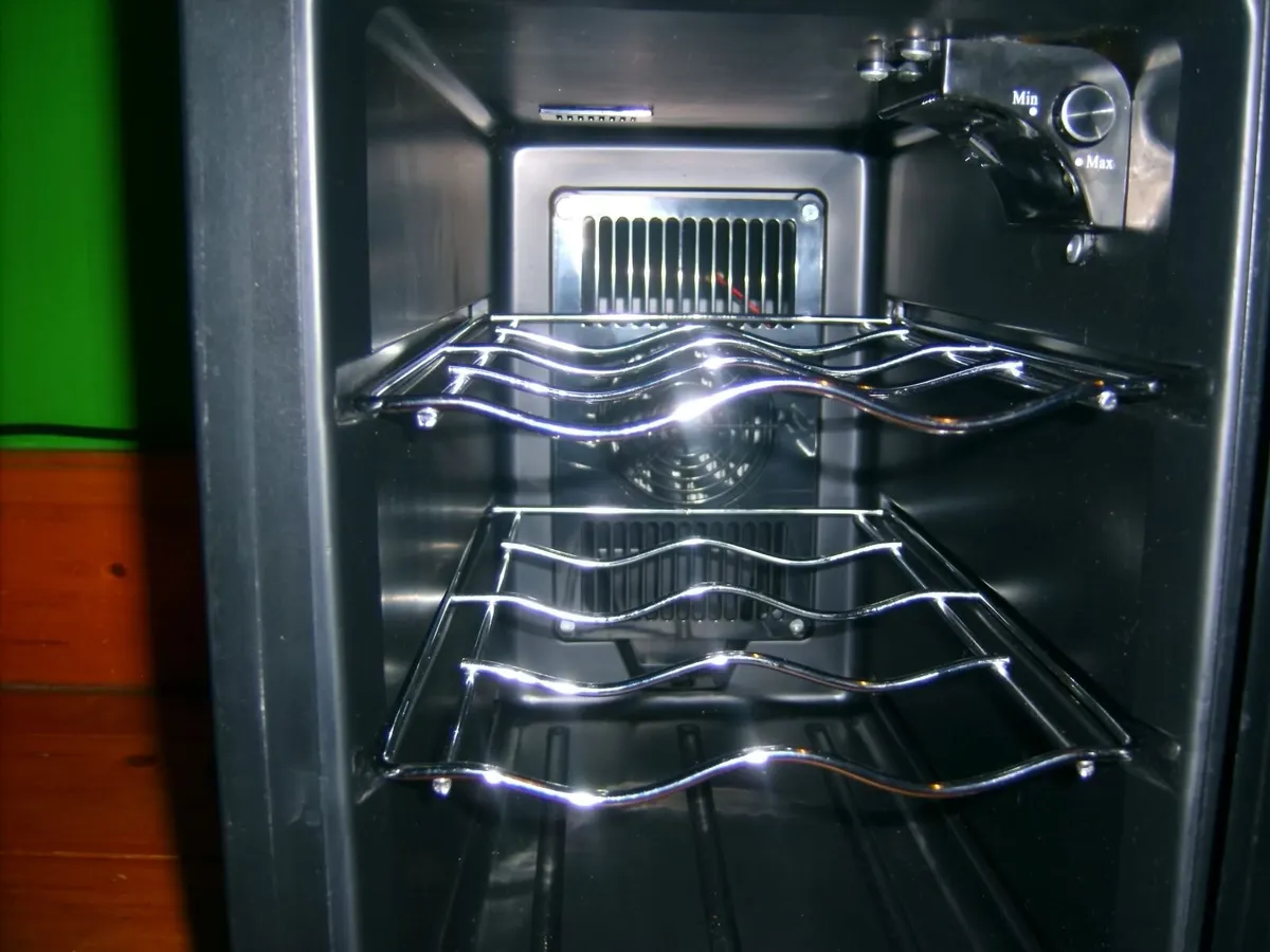 mini fridge - Image 2