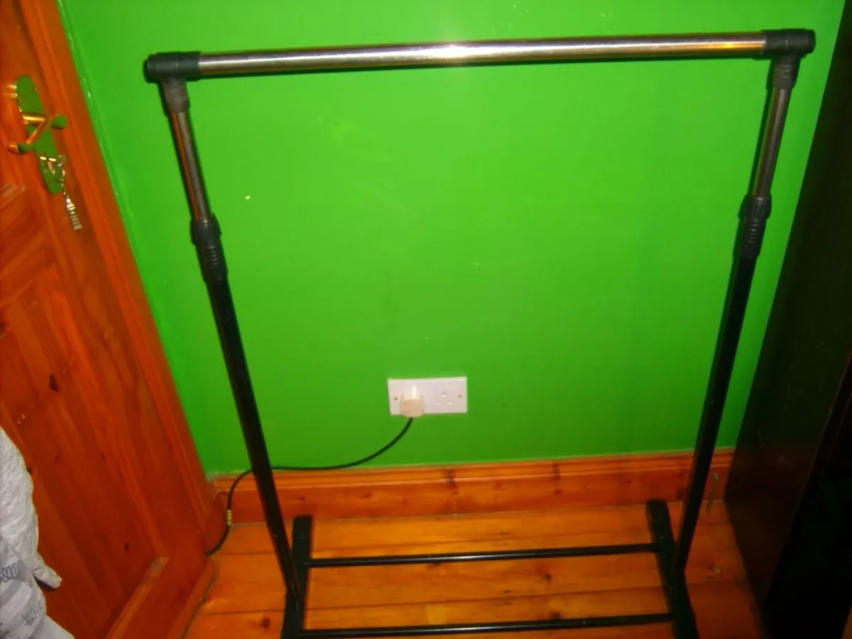 clothes rail - Image 1