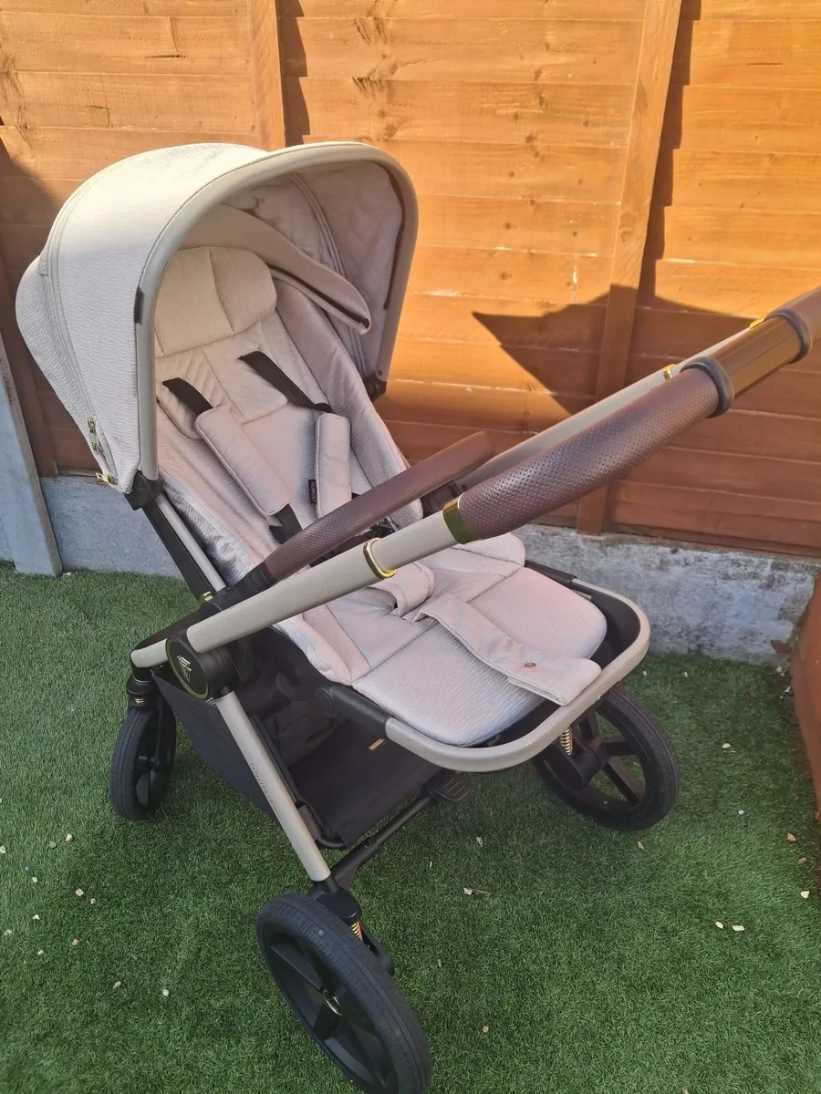 Pram - Image 2