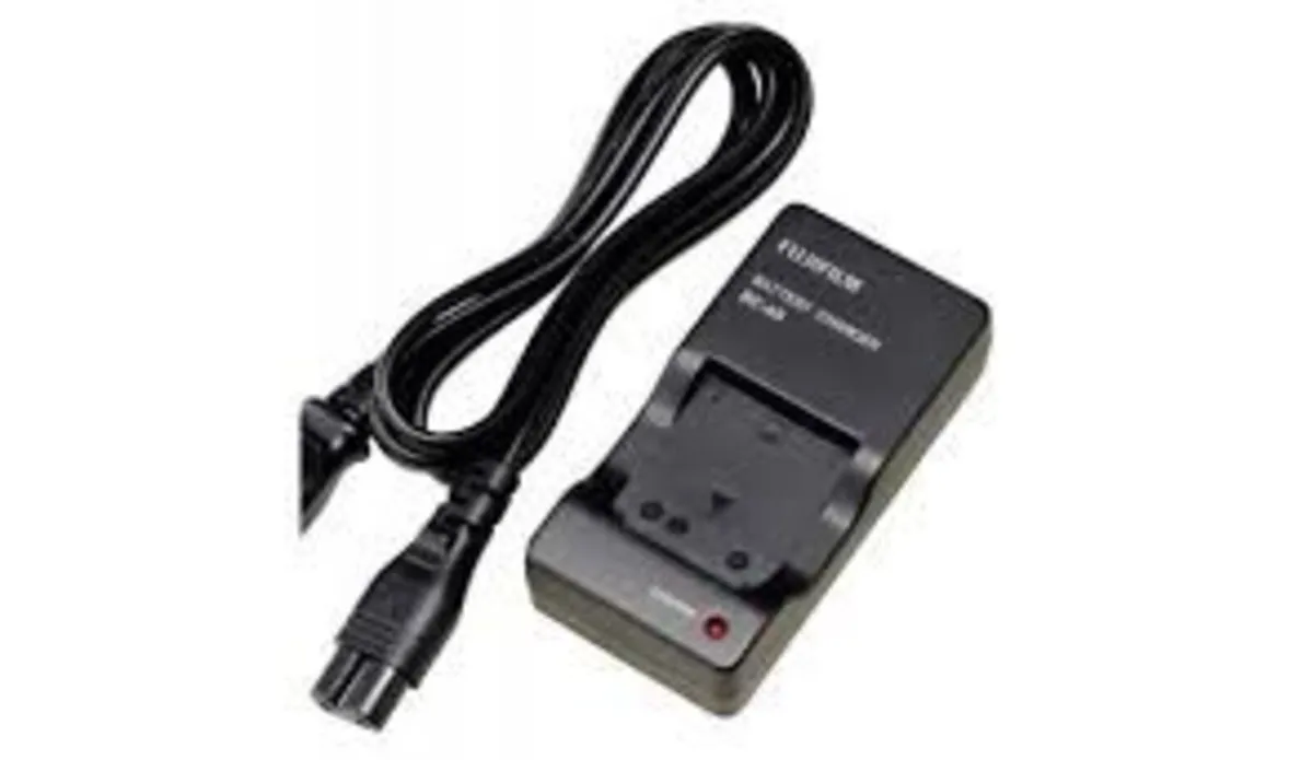 Fujifilm BC45 Charger + NP45 Video Camera Battery. - Image 2