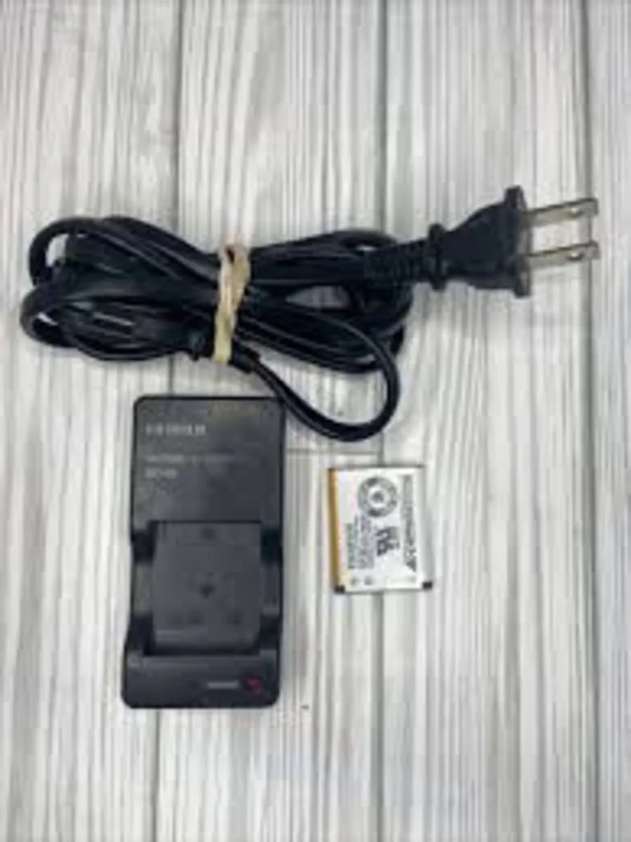 Fujifilm BC45 Charger + NP45 Video Camera Battery. - Image 1