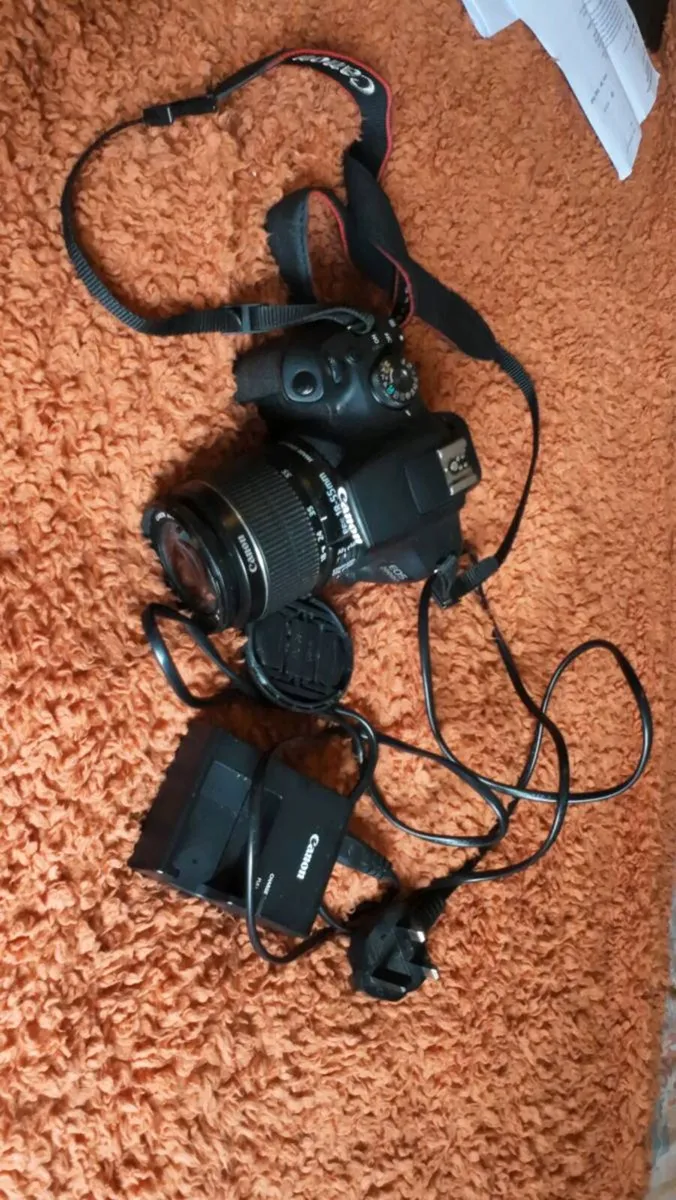 Canon EOS 2000D DSLR Camera - Image 3