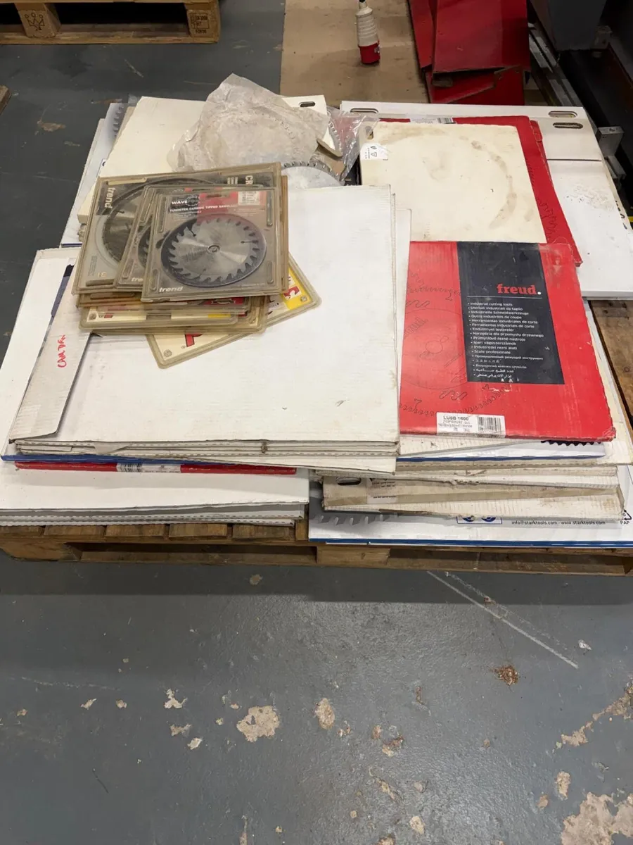 Selection of Saw Blades **Online Auction** - Image 1