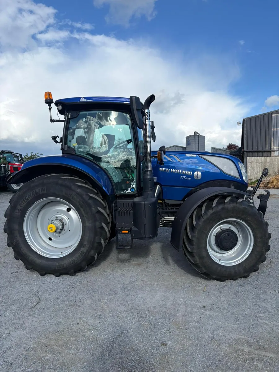 2024 New Holland T7.225 Bluepower - Image 3