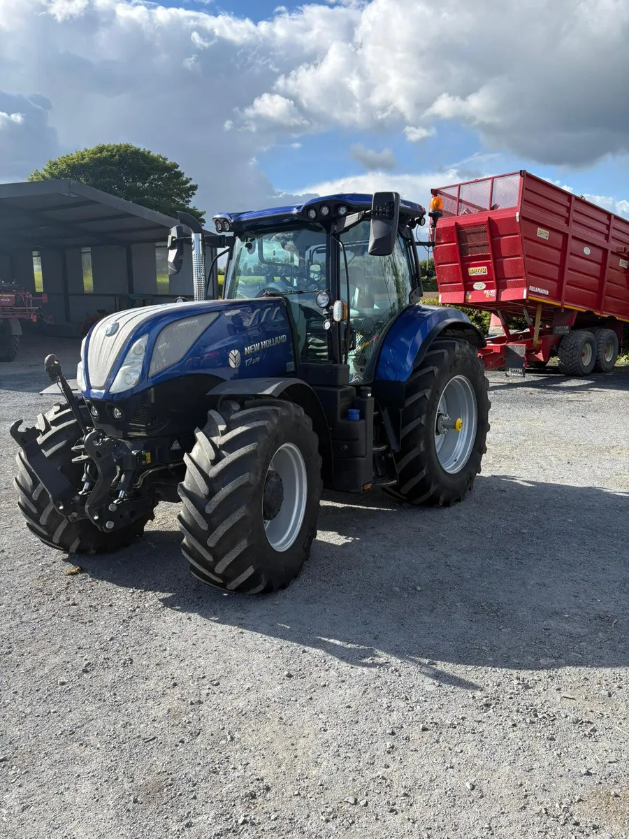 2024 New Holland T7.225 Bluepower - Image 2