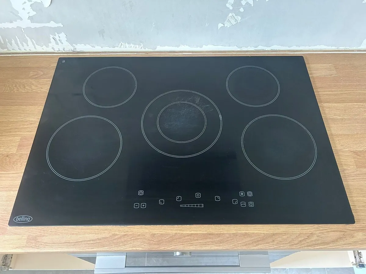 Belling Five ring ceramic hob - Image 1
