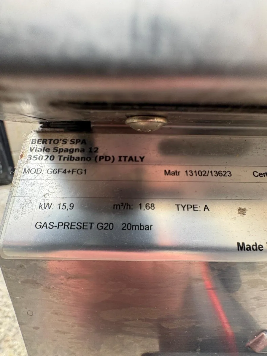 Commercial Bertos 4 ring gas stove & oven - Image 2