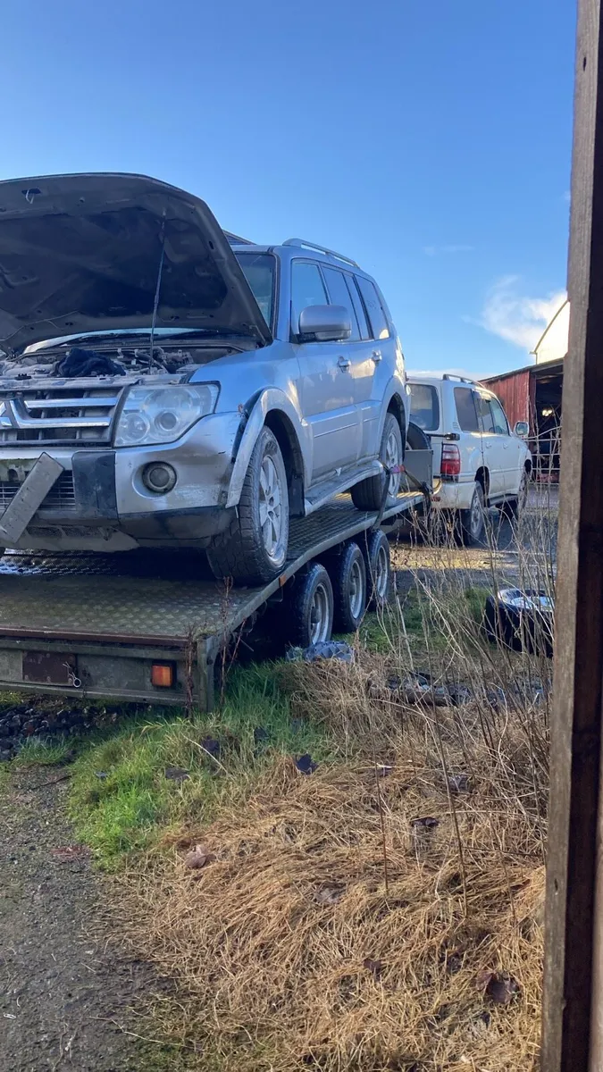 Mitsubishi pajero 2016