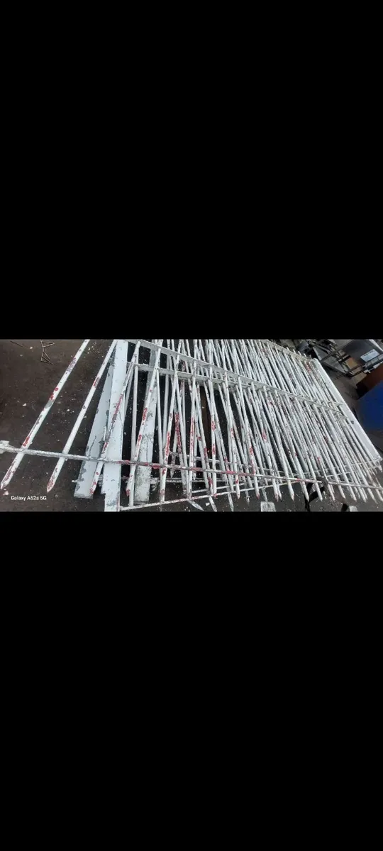 Steel railings - Image 3