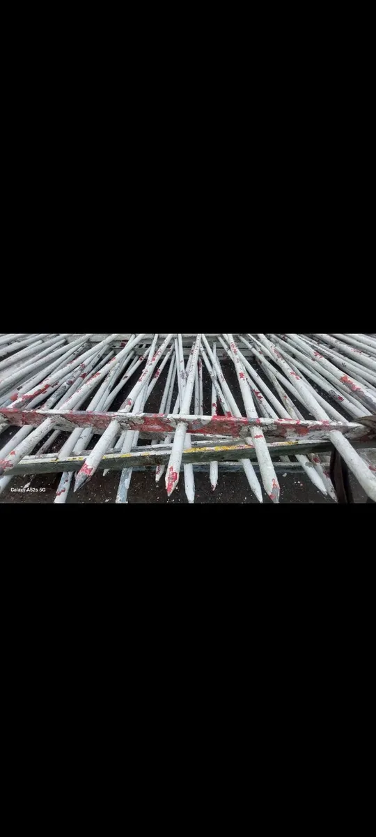 Steel railings - Image 2