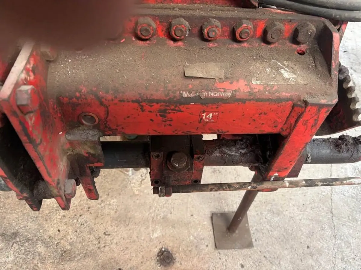 Kverneland 4 furrow spring back plough - Image 2