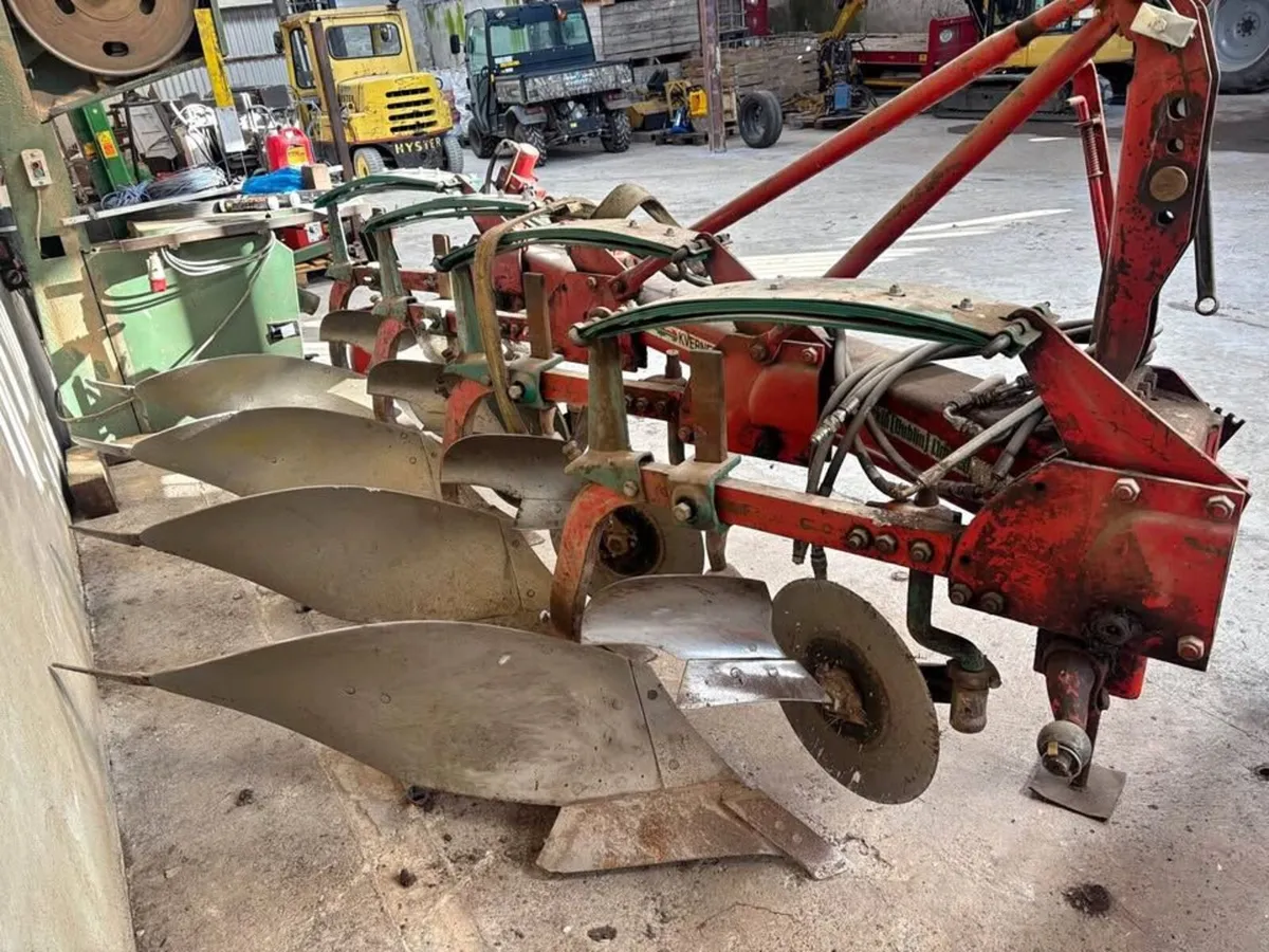 Kverneland 4 furrow spring back plough - Image 4