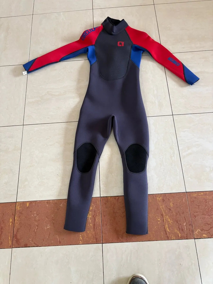 Wet suit - Image 1