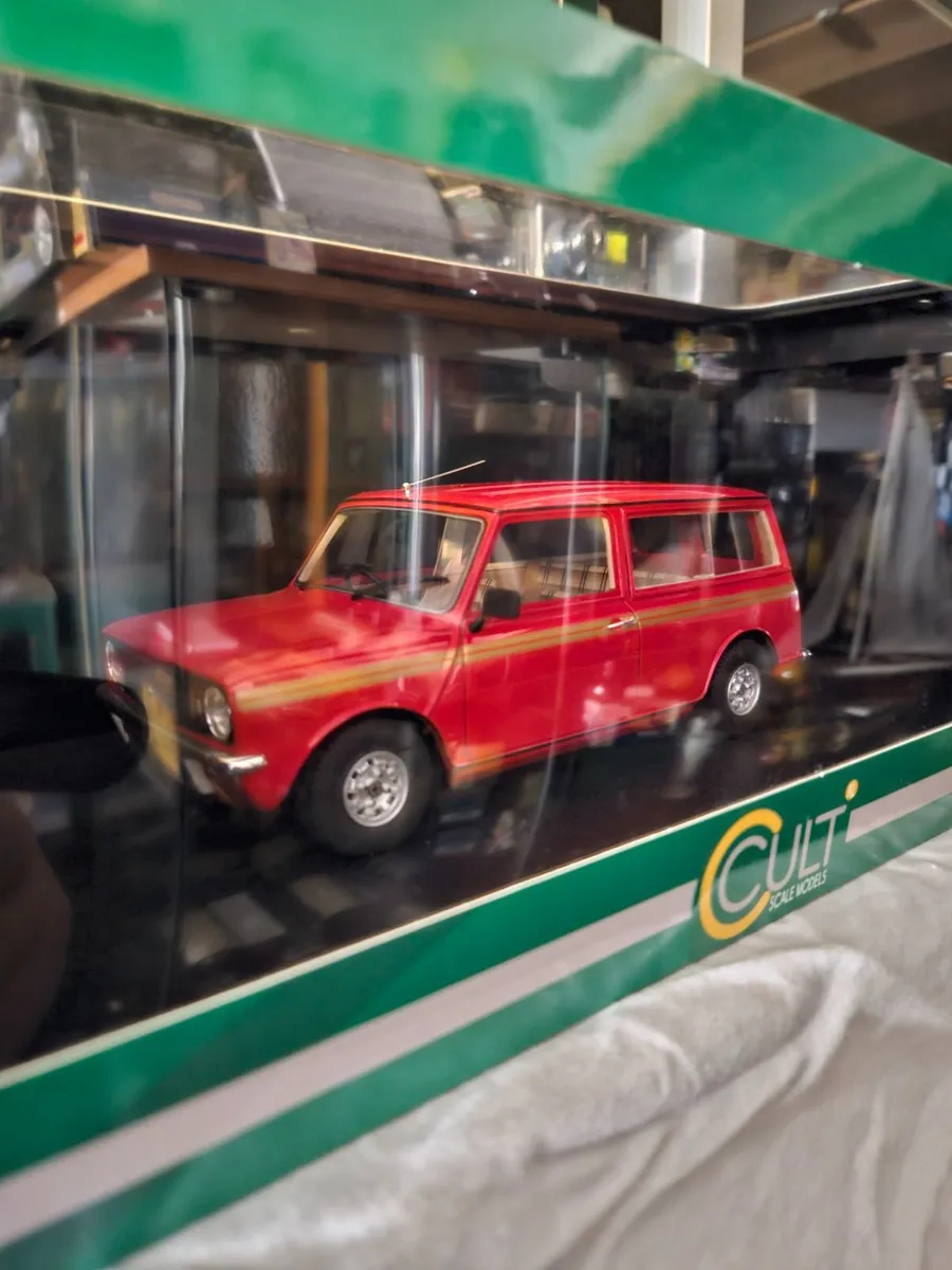 Corgi CULT Mini 1.18 - Image 2