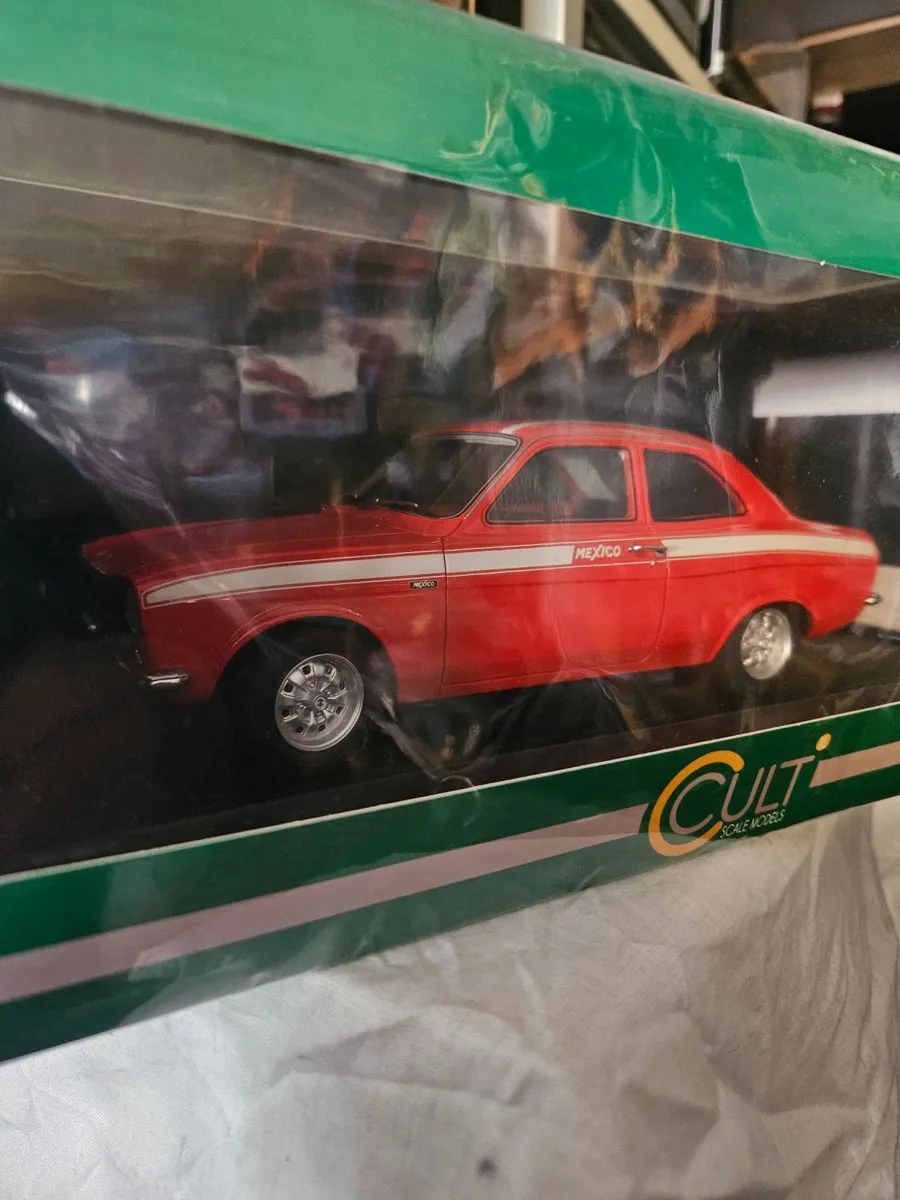 Corgi CULT Ford Escort MKI 1.18 - Image 3