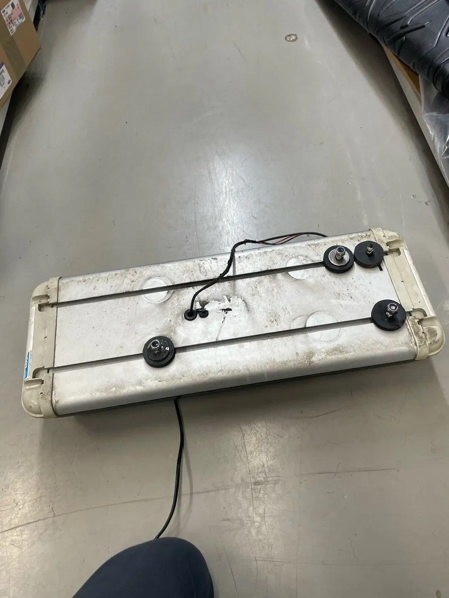 Roof top warning lights - Image 2