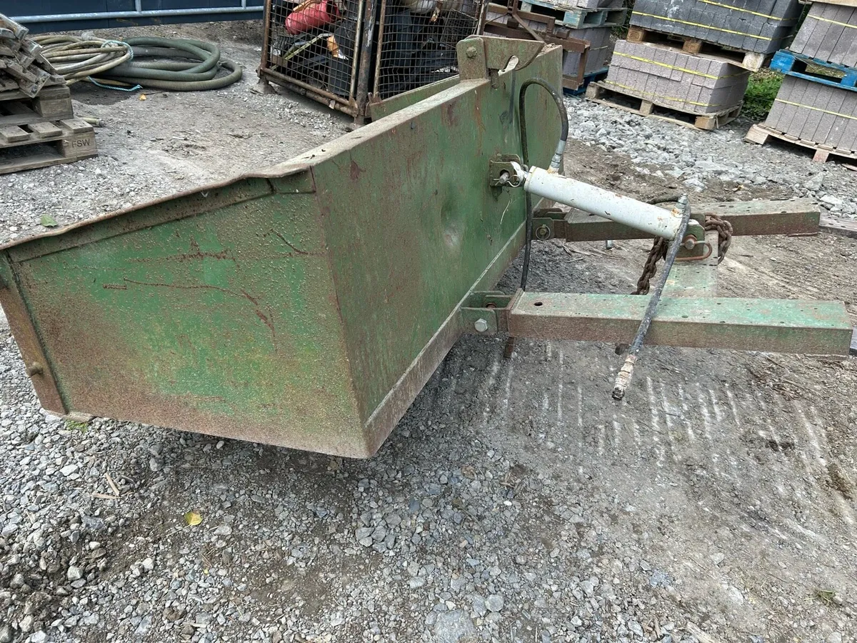 Fork lift tipping bucket/ transport box - Image 3