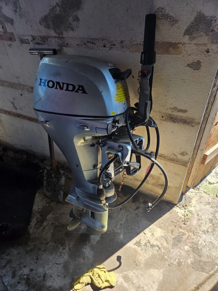 Honda 15hp outboard short shaft - Image 4