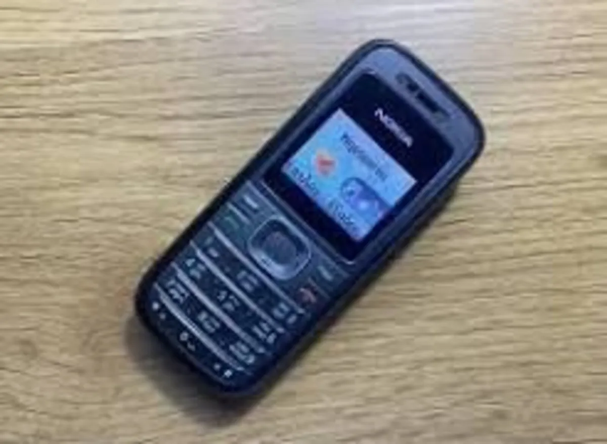 Vintage UNLOCKED Nokia 1208 Mobile Phone + Charger - Image 2