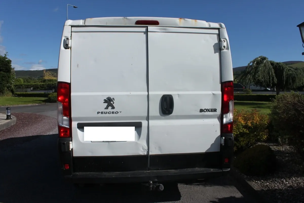 Peugeot Boxer  2.2 HDI 3 Seater Van, 2015 - Image 2