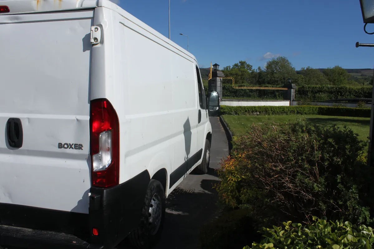 Peugeot Boxer  2.2 HDI 3 Seater Van, 2015 - Image 3