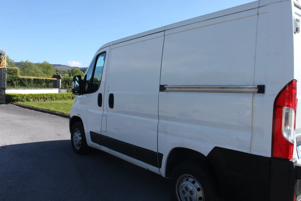 Peugeot Boxer  2.2 HDI 3 Seater Van, 2015 - Image 4